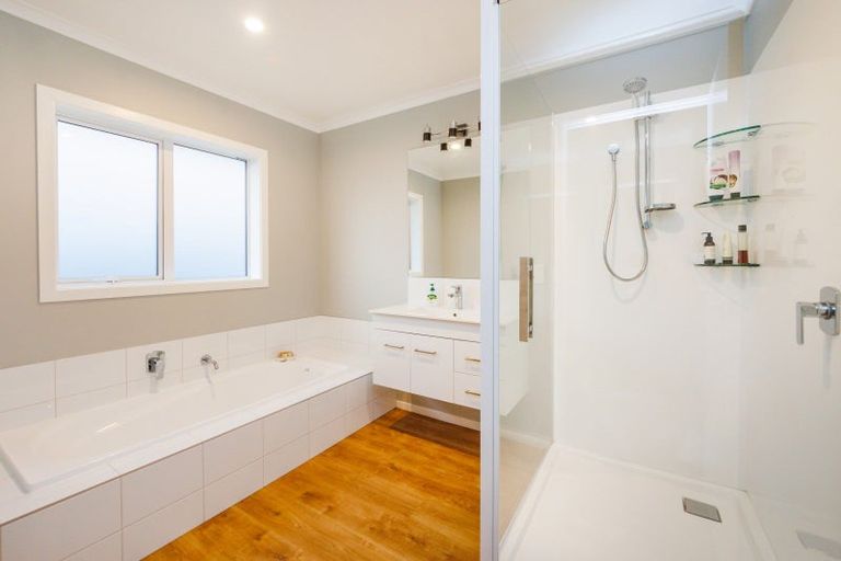 Photo of property in 21 Loveston Lane, Kelvin Grove, Palmerston North, 4470