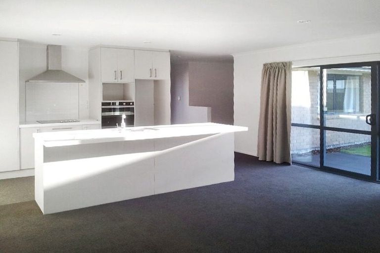 Photo of property in 8 Loeb Place, Rolleston, 7614