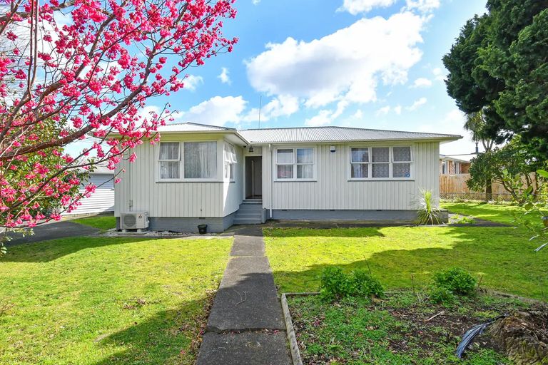 Photo of property in 2 Viola Place, Papakura, 2110