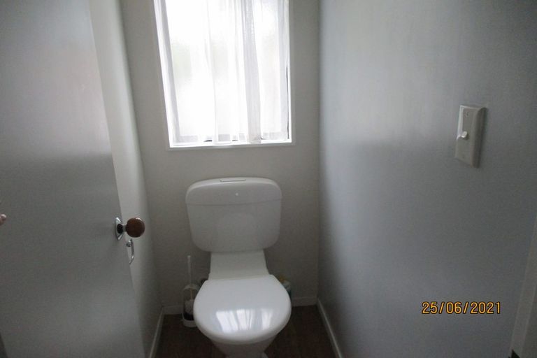 Photo of property in 2/28 De Quincey Terrace, Highland Park, Auckland, 2010