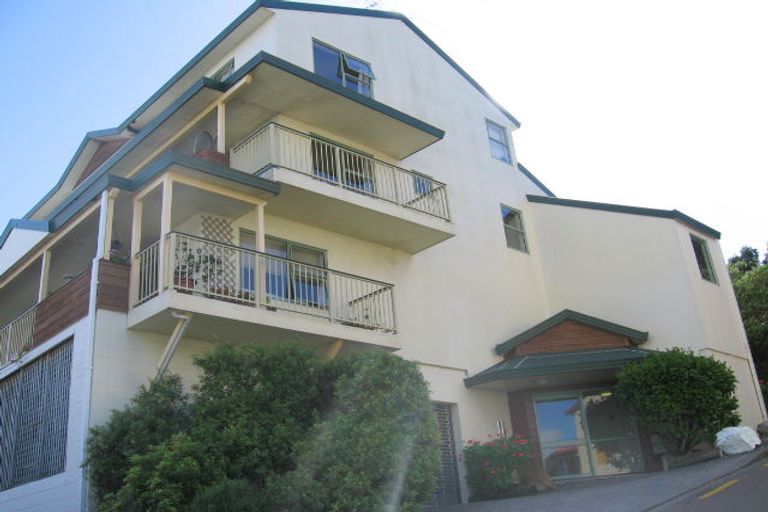 Photo of property in 28/8 Girton Terrace, Mount Cook, Wellington, 6021