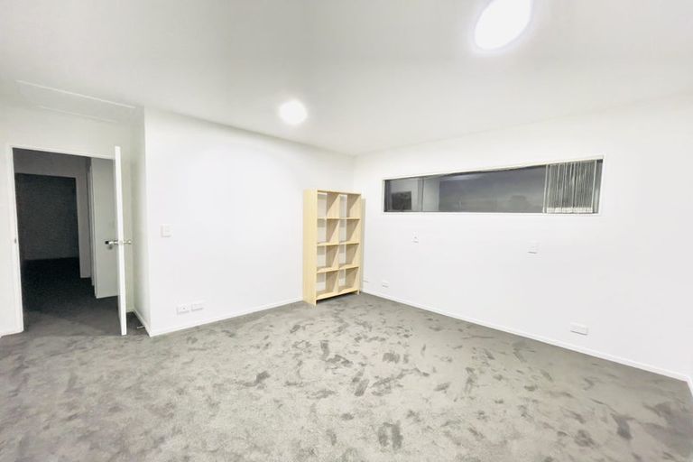 Photo of property in 32 Spalding Rise, Golflands, Auckland, 2013