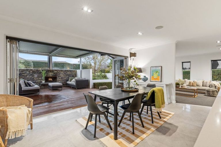 Photo of property in 43 Oakgrove Drive, Rangiora, 7400