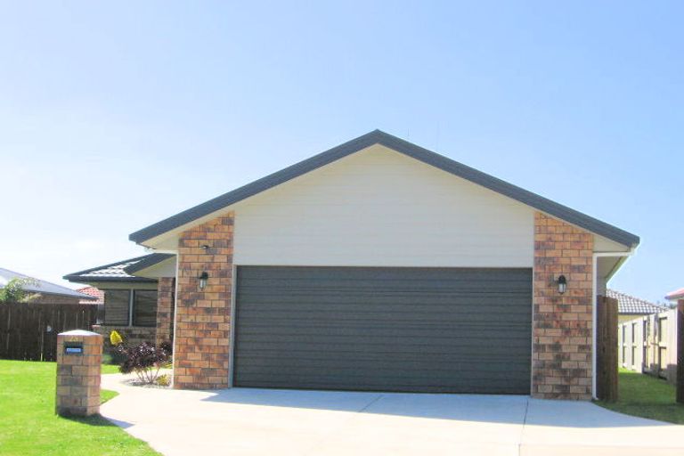 Photo of property in 25 Madeleine Terrace, Papamoa Beach, Papamoa, 3118