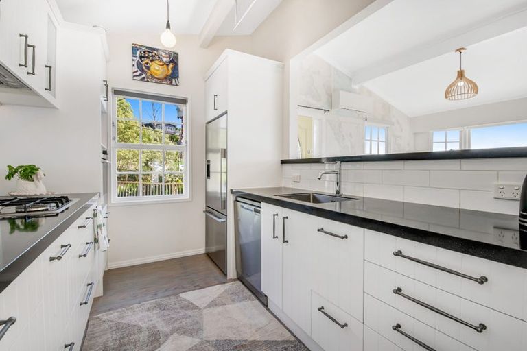 Photo of property in 47 Duncansby Road, Stanmore Bay, Whangaparaoa, 0932