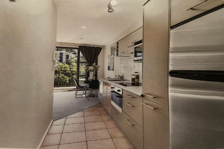 Photo of property in Atrium Towers, 7j/154 The Terrace, Wellington Central, Wellington, 6011