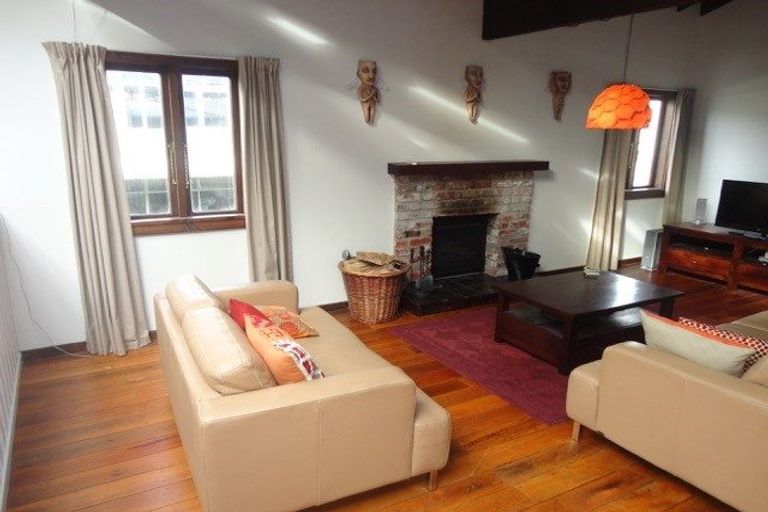 Photo of property in 4/12 Little George Street, Thorndon, Wellington, 6011