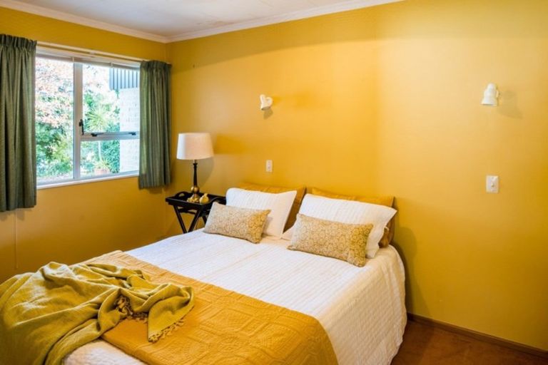 Photo of property in 103 Kahu Road, Paremata, Porirua, 5024