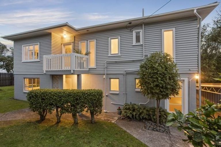 Photo of property in 56 Beach Haven Road, Beach Haven, Auckland, 0626