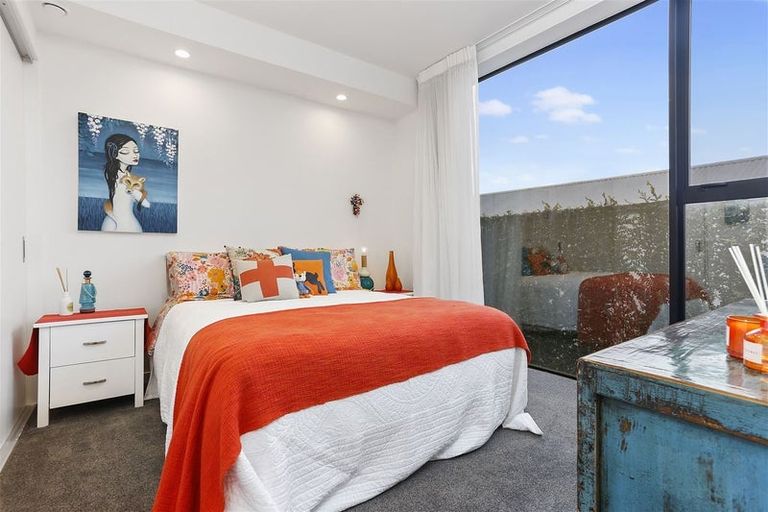 Photo of property in Sugar Lane Apartments, 11/31 Rawene Road, Birkenhead, Auckland, 0626