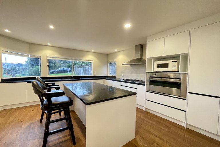 Photo of property in 16 Beulah Avenue, Rothesay Bay, Auckland, 0630