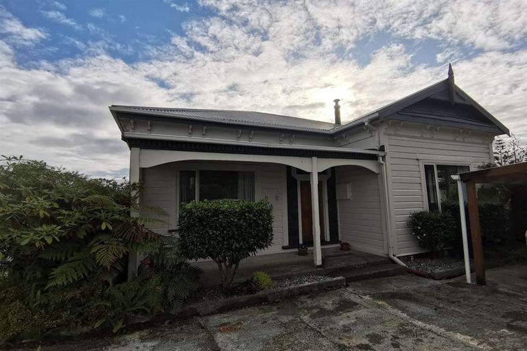 Photo of property in 195 Fitzherbert Street, Hokitika, 7810