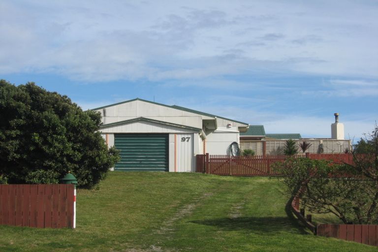 Photo of property in 97 Rua Avenue, Waitarere Beach, Levin, 5510