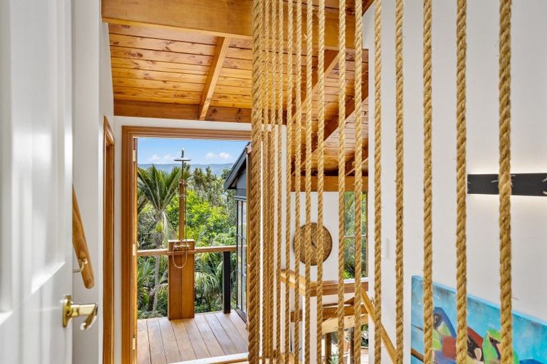 Photo of property in 55 Rayner Road, Piha, New Lynn, 0772