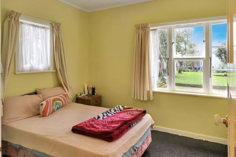 Photo of property in 15 Roberts Street, Epuni, Lower Hutt, 5011