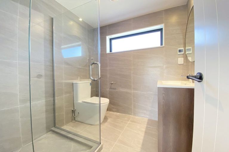 Photo of property in 16d Elliott Avenue, Bayview, Auckland, 0629