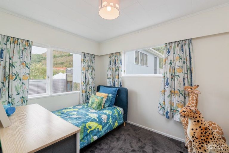 Photo of property in 19 Otira Grove, Kelson, Lower Hutt, 5010