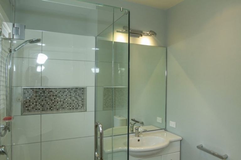 Photo of property in 5a Roa Road, Fendalton, Christchurch, 8041