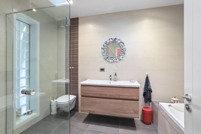 Photo of property in 30 Tinopai Road, Titirangi, Auckland, 0604