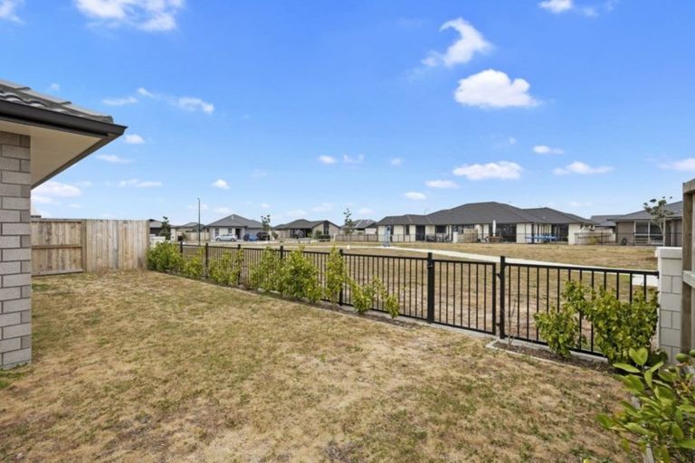 Photo of property in 44 Te Kio Crescent, Papamoa Beach, Papamoa, 3118