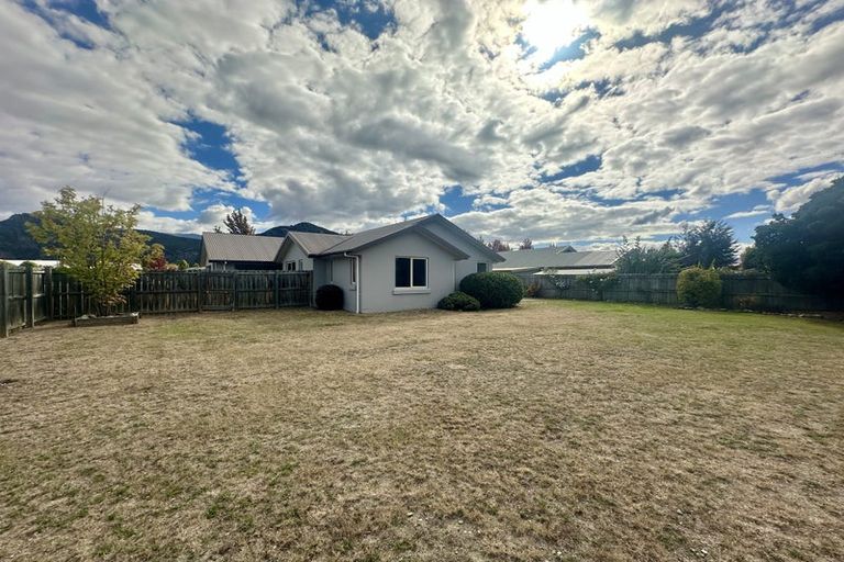 Photo of property in 17 Ash Avenue, Albert Town, Wanaka, 9305