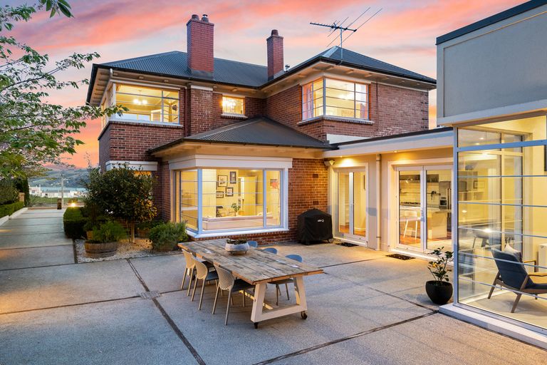 Photo of property in 24 Royal Terrace, Dunedin Central, Dunedin, 9016