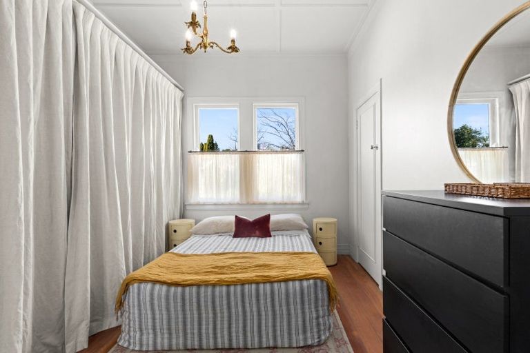 Photo of property in 24 Muritai Crescent, Havelock North, 4130