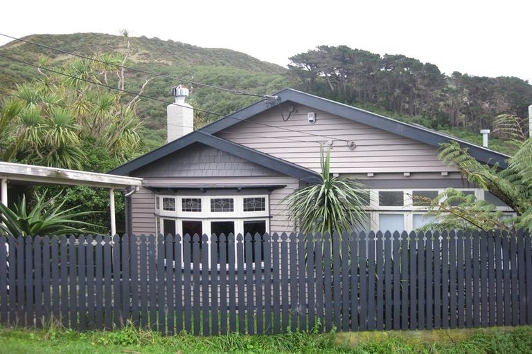 Photo of property in 42 Rhine Street, Island Bay, Wellington, 6023