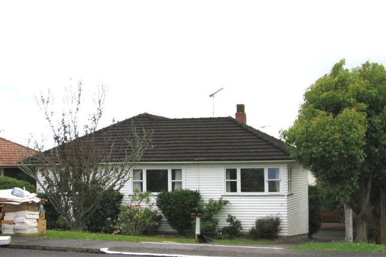 Photo of property in 1/97 Sylvan Avenue, Northcote, Auckland, 0627