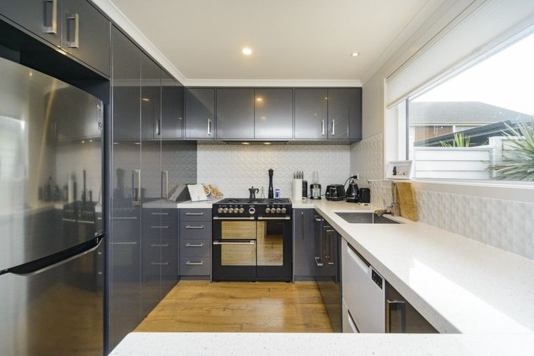 Photo of property in 4 Redwood Grove, Hokowhitu, Palmerston North, 4410