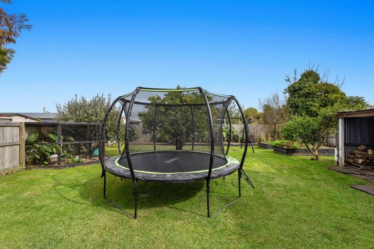 Photo of property in 35 Rata Avenue, Edgecumbe, 3120