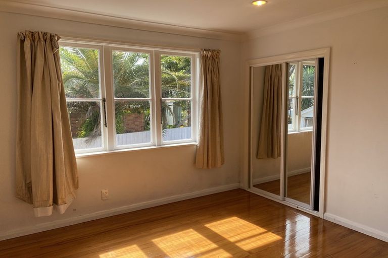 Photo of property in 141 Seabrook Avenue, New Lynn, Auckland, 0600