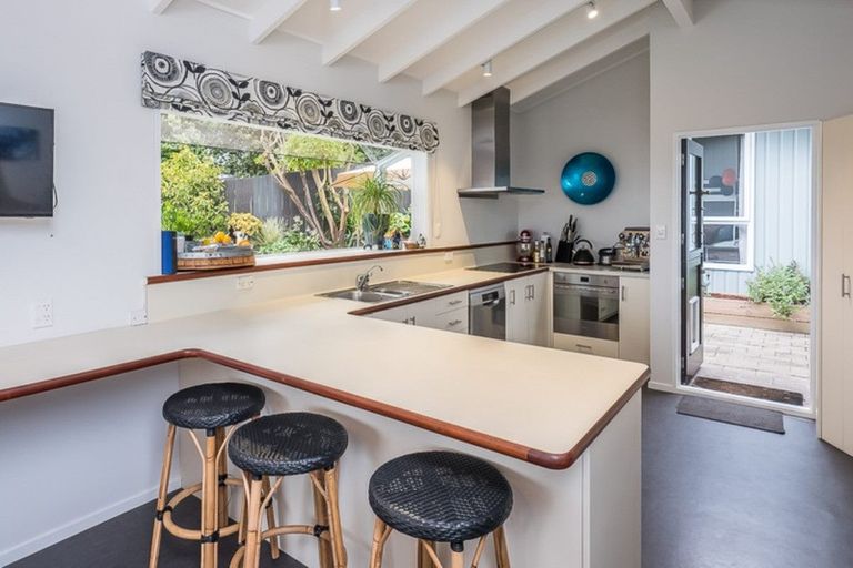 Photo of property in 8 Kea Street, Waikanae, 5036