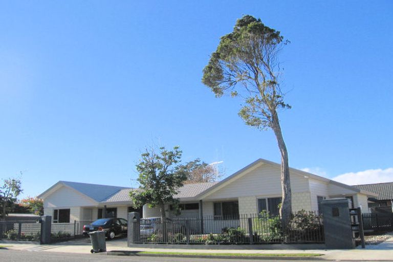 Photo of property in 60b Te Rauparaha Street, Otaki, 5512