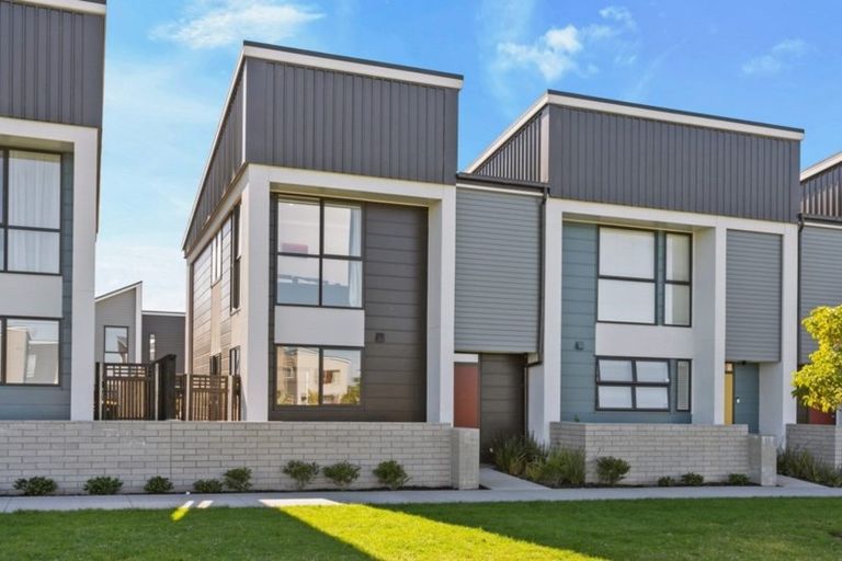 Photo of property in 10 Rangihina Road, Hobsonville, Auckland, 0616