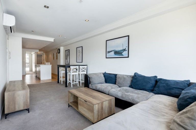 Photo of property in Algarve Apartments, 211/332 Maunganui Road, Mount Maunganui, 3116