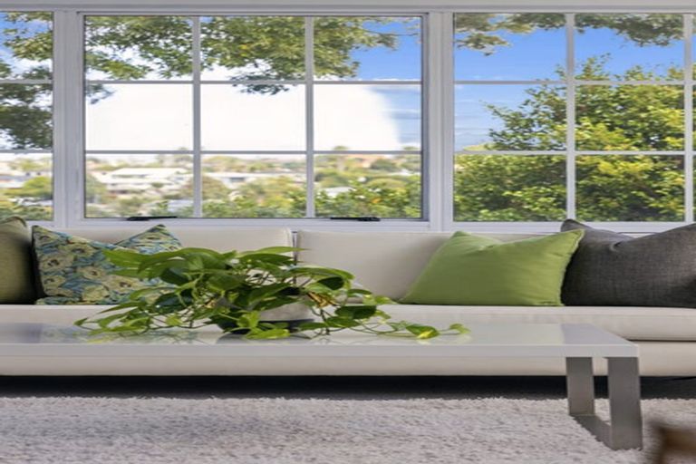 Photo of property in 24 Salem Place, Torbay, Auckland, 0630