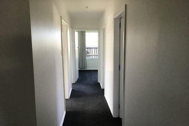 Photo of property in 8 Liverton Crescent, Bishopdale, Christchurch, 8053