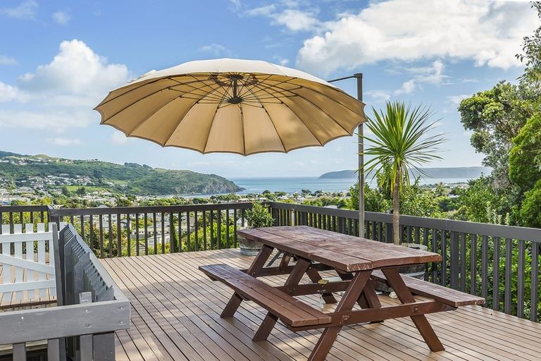 Photo of property in 1 Mapplebeck Street, Titahi Bay, Porirua, 5022