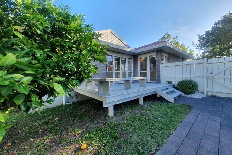 Photo of property in 50 Marina View Drive, West Harbour, Auckland, 0618