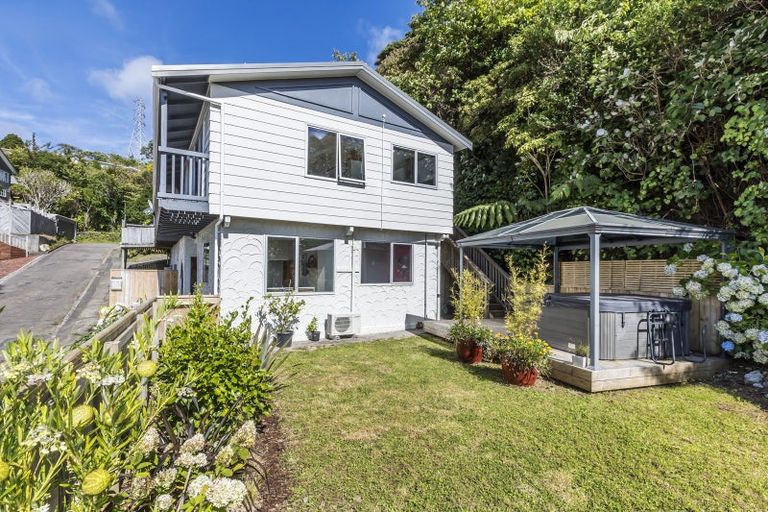 Photo of property in 4b Sarah Way, Crofton Downs, Wellington, 6035