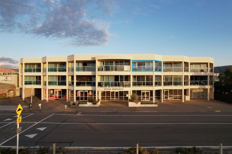 Photo of property in Ocean Apartments, 44-46 Marine Parade, Paraparaumu Beach, Paraparaumu, 5032