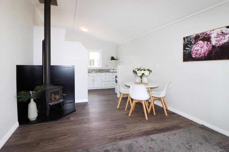 Photo of property in 276 High Street South, Carterton, 5713