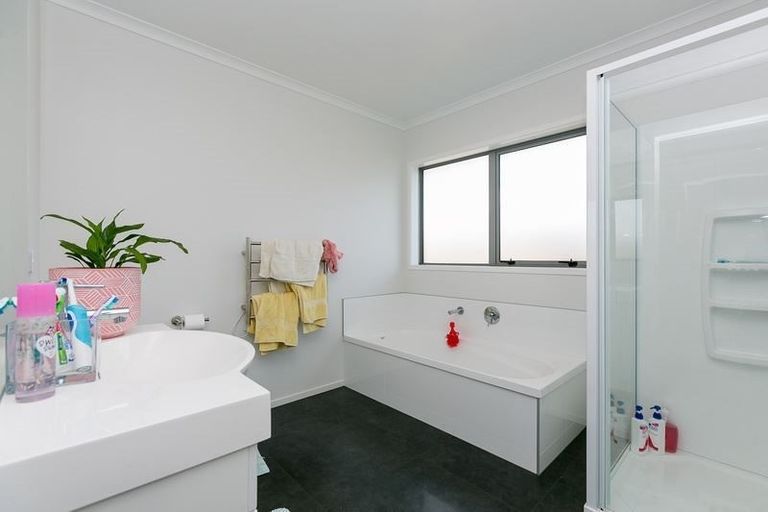 Photo of property in 31 Jules Crescent, Bell Block, New Plymouth, 4312