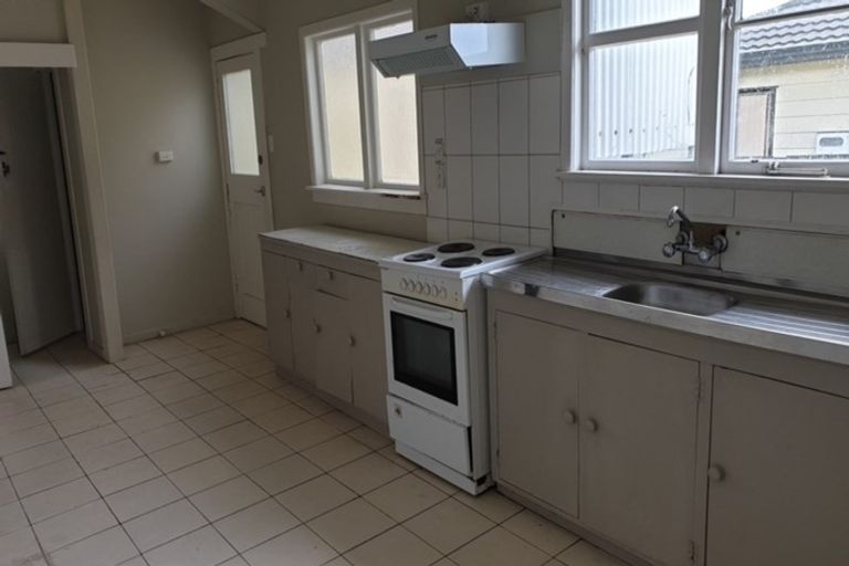 Photo of property in 16 Gifford Road, Papatoetoe, Auckland, 2025