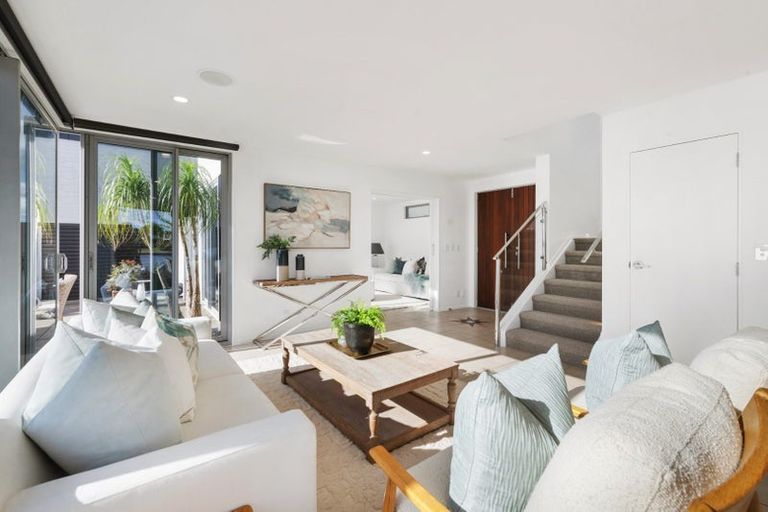 Photo of property in 6b Arkley Avenue, Farm Cove, Auckland, 2012