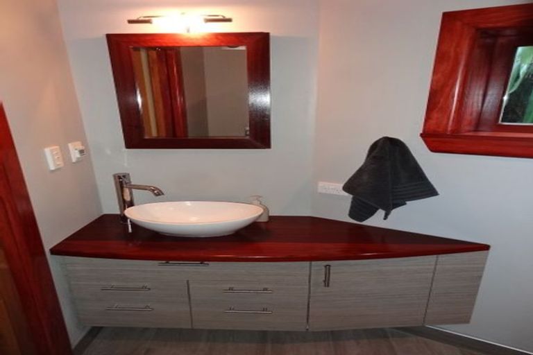 Photo of property in 57 Hawkhurst Road, Lyttelton, 8082