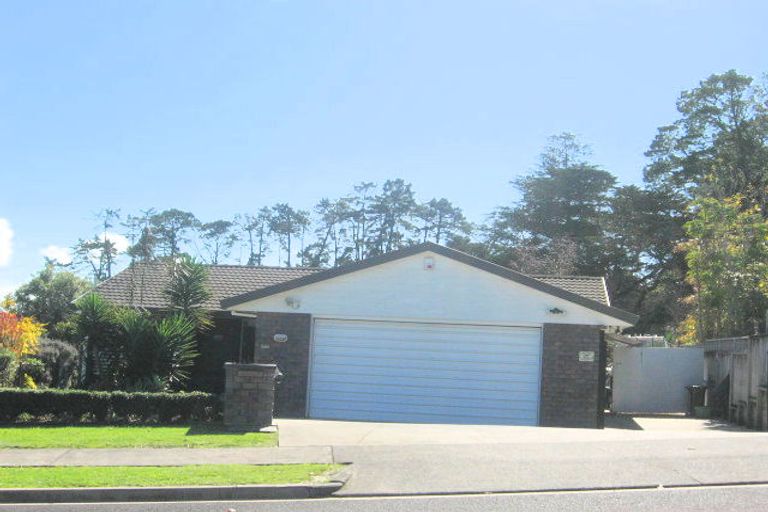 Photo of property in 26 Lochend Place, Highland Park, Auckland, 2010