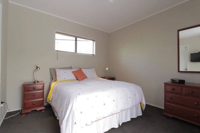 Photo of property in 15 Chip Grove, Sunnyhills, Auckland, 2010