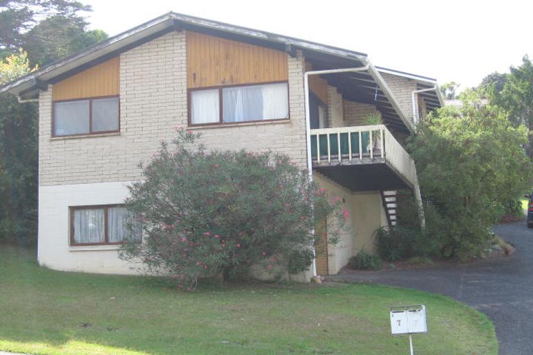 Photo of property in 1/7 Newstead Avenue, Browns Bay, Auckland, 0632